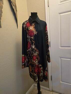 Lily by Firmiana Floral Print Long Sleeve Button Down dress NWT